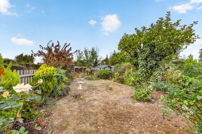 96 Highdown, Worcester Park photo 4