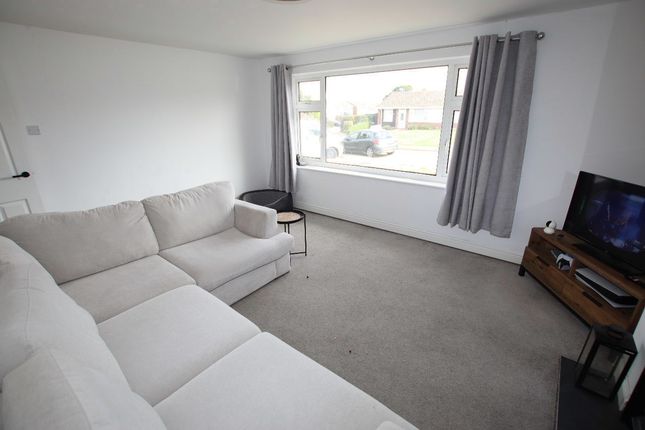 7 Pickers Way, Holland-On-Sea photo 4