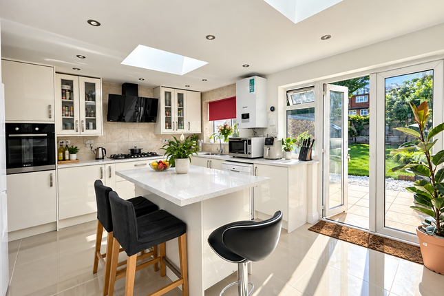 Room 1, Rochester Road, Northwood photo 2