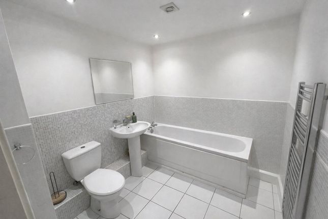 Apartment 7, 29, Cornhill, Merseyside photo 5