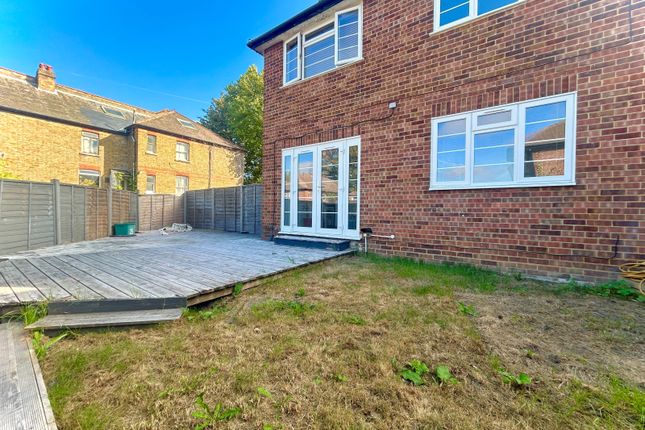 25 St Barnabas Road, Sutton photo 3