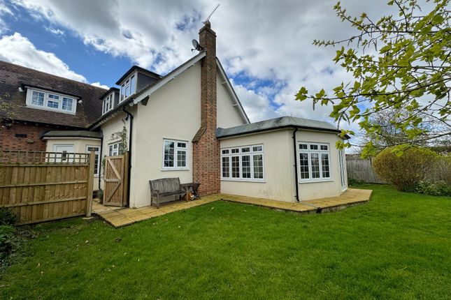 Detached house to rent in Park Road, Marden, Tonbridge