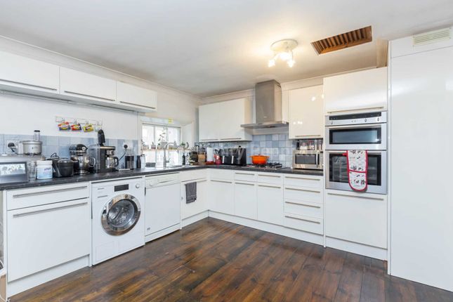 Flat for sale in Adelaide Road, London