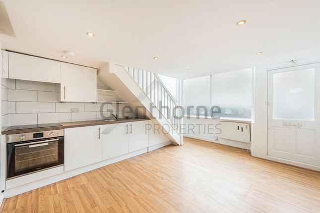 Thumbnail Flat to rent in Greyhound Road, Hammersmith