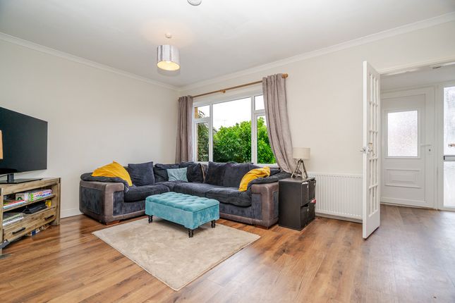 17, Eastfield Crescent, Towcester photo 4