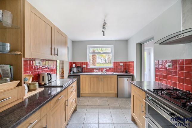 10, Homefield, Royal Wootton Bassett photo 2