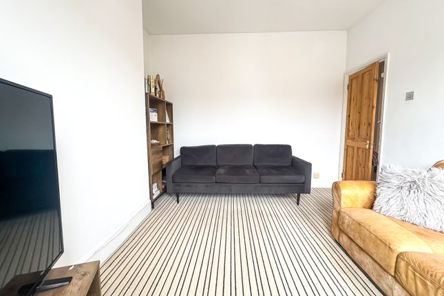 23, Leven Street, Saltburn-by-the-Sea photo 3