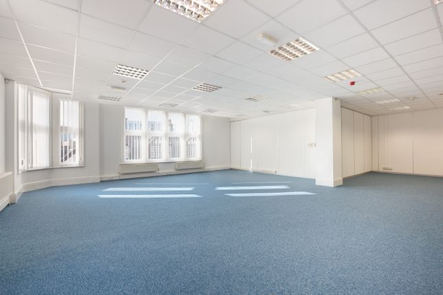 Office to let in Station Road, Redhill