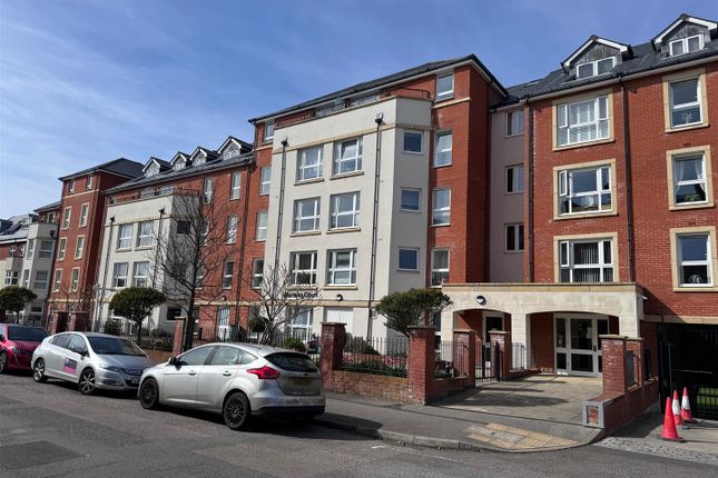 Thumbnail Flat for sale in Jevington Gardens, Lower Meads, Eastbourne