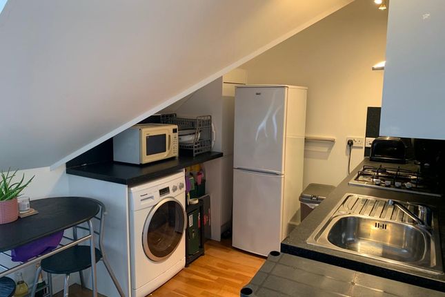 Studio to rent in The Causeway, Potters Bar
