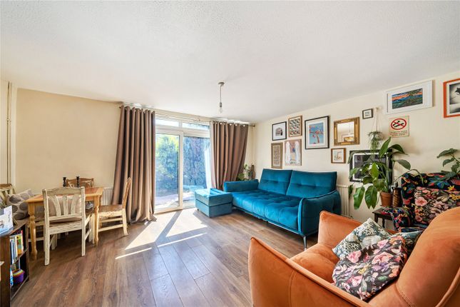 50, Peters Path, London photo 2