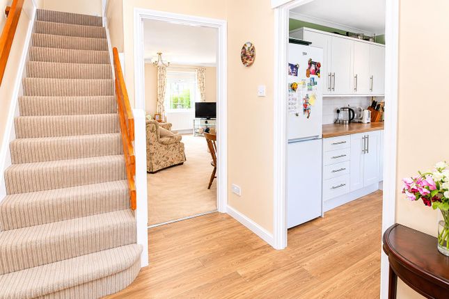 21, Mariette Way, Wallington photo 5