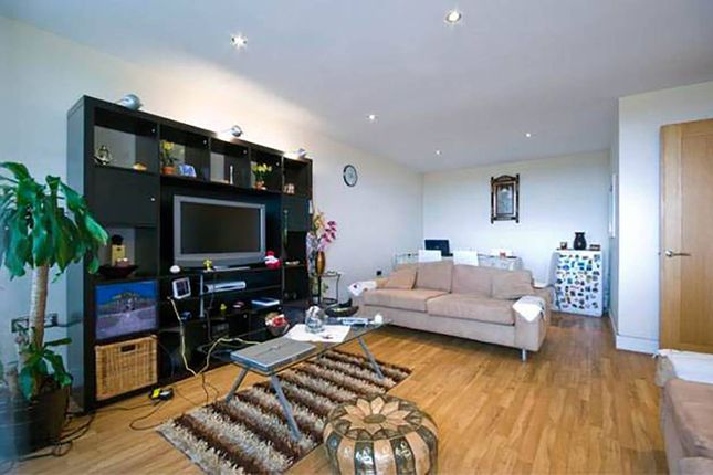 Flat for sale in Wards Wharf Approach, Docklands, London