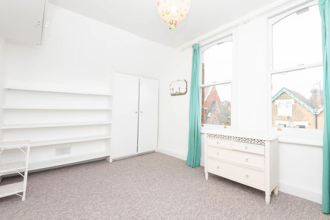 Second floor, 72, Victoria Road, London photo 5