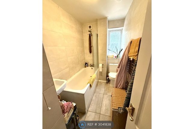 Arbor Court, Stoke Newington, London photo 5