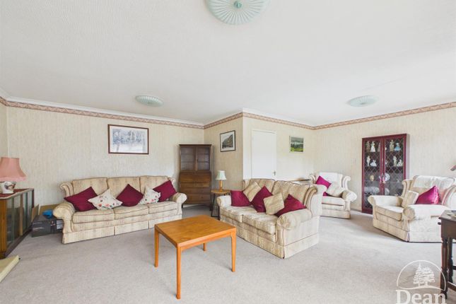 10, Ash Way, Lydney photo 3