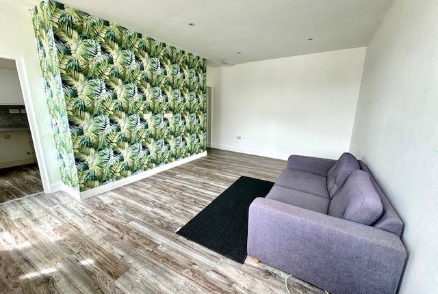 Flat 3, 2a, Eldon Street, BARNSLEY photo 2
