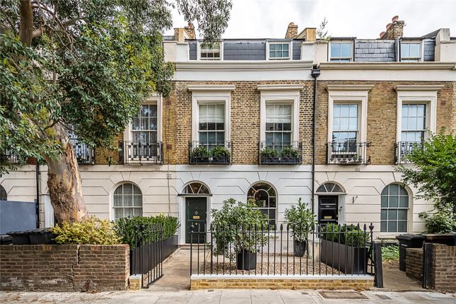 Thumbnail Terraced house for sale in Queensbridge Road, London