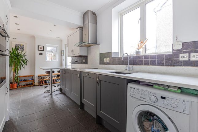 152, Heol Llanishen Fach, Cardiff photo 4