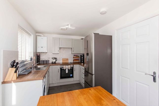 1 Oakwood Drive, Chesterfield photo 2