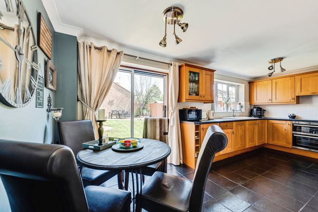 3, Timandra Close, Swindon photo 4