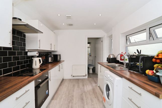 26, Cardiff Road, Pontypridd photo 4