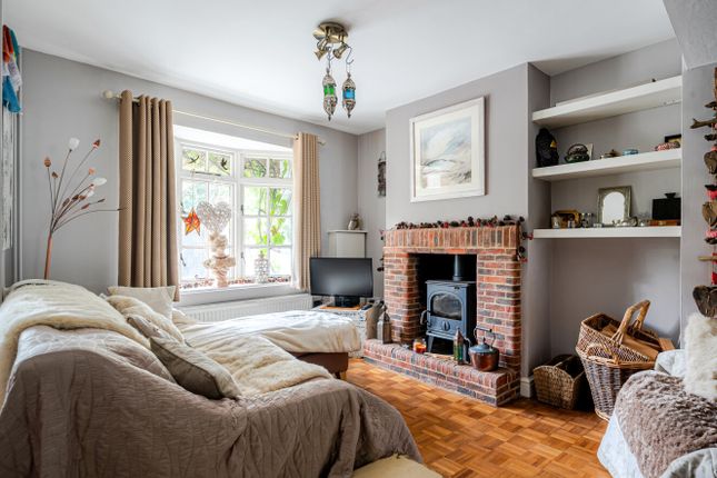 Warwick Place, West Sussex photo 2
