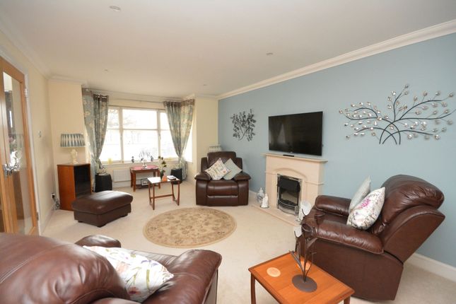1 Wellstood Court, Bonnybridge photo 2