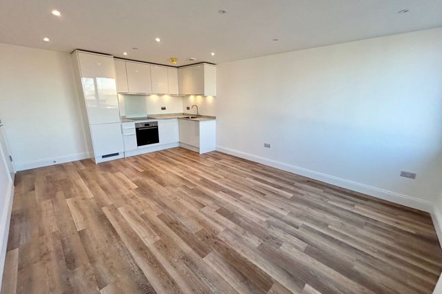 Thumbnail Flat to rent in New Road, Trinity Point New Road