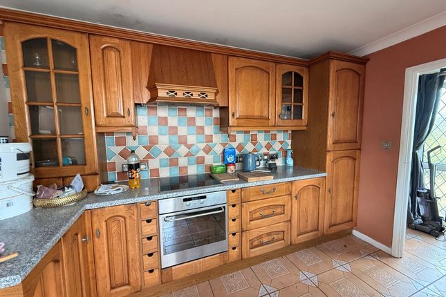 74, Grovehill Park, Llanelli photo 3