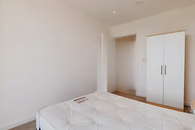 LD-Silk District(Mount Anvil), Cendal Crescent, London photo 3