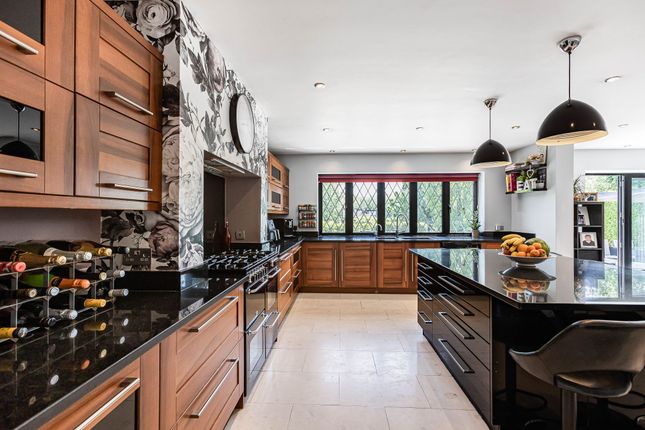 120 Moffats Lane, Brookmans Park photo 4