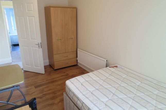 11a, Barnsfold Avenue, Manchester photo 5