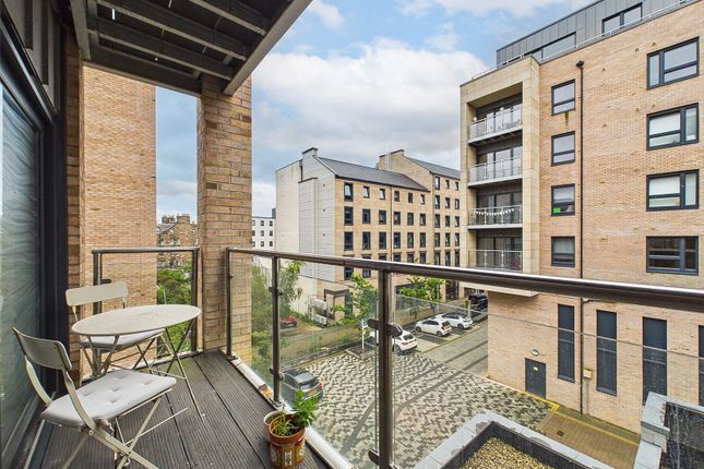 Flat 23, 19, Shrubhill Walk, Edinburgh photo 3
