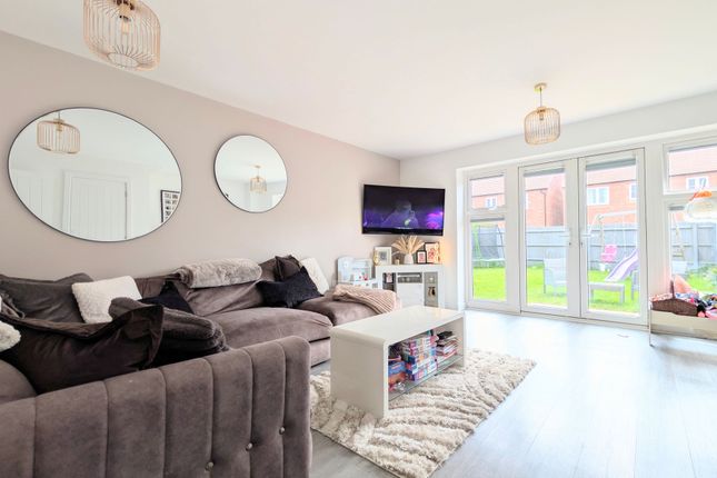 32 Cherry Croft, Wantage photo 3