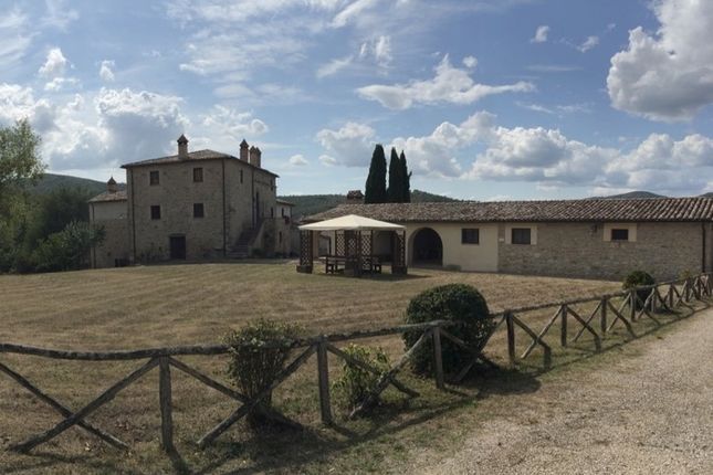 Country house for sale in Migianella, Umbertide, Perugia, Umbria, Italy