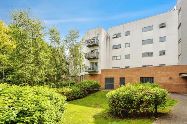 Thumbnail Flat for sale in Sovereign Way, Tonbridge, Kent