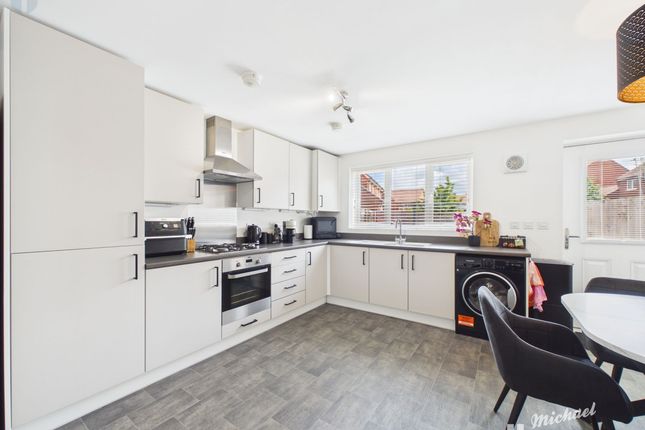 2 Finch Street, Aylesbury photo 4