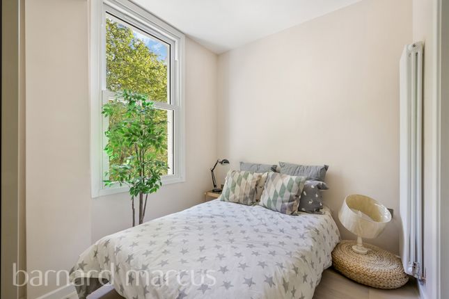 Flat 3, 52, Elsham Road, London photo 2