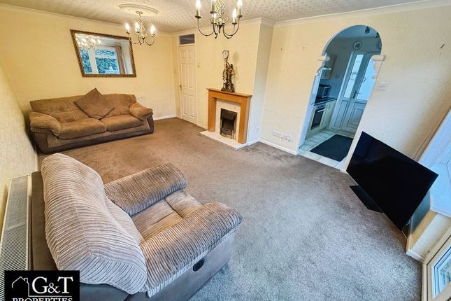 4 Grosvenor Way, Brierley Hill photo 2