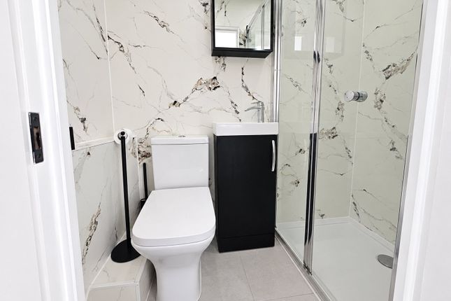 Room 4, 20, Lancing Close, West Sussex photo 2
