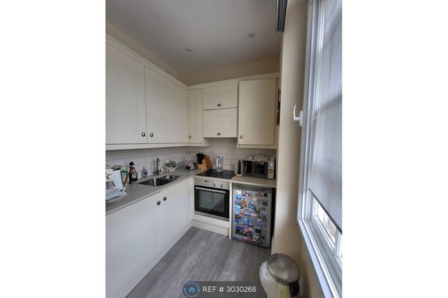 Flat   Regent Street, Clifton, Bristol photo 4