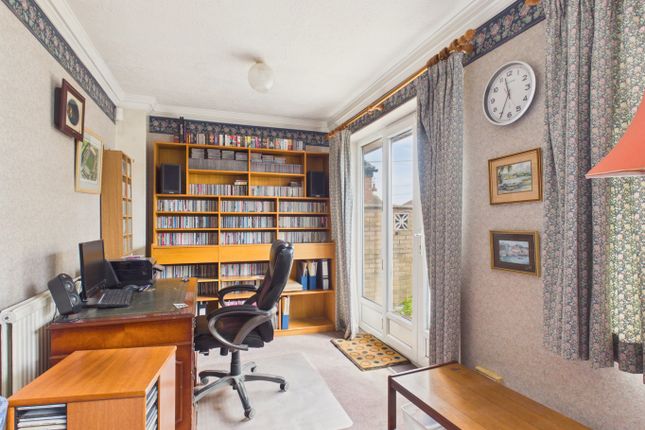 3, Thorn Road, Hull photo 4
