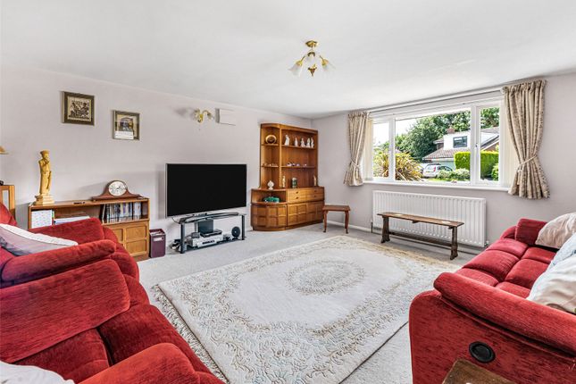 Reynards, 19, Curbey Close, Pulborough photo 2