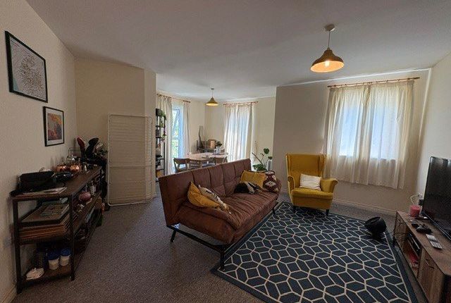 25, Rossetti Court, Eastleigh photo 3