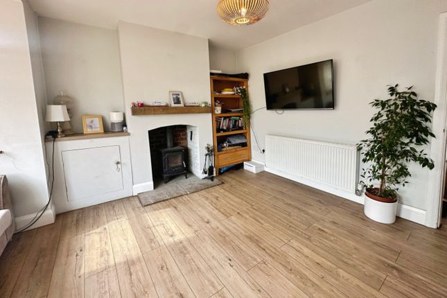 28, Ball Haye Road, Leek photo 2