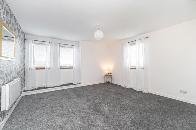 13, Robert Smith Court, Lumphinnans photo 2