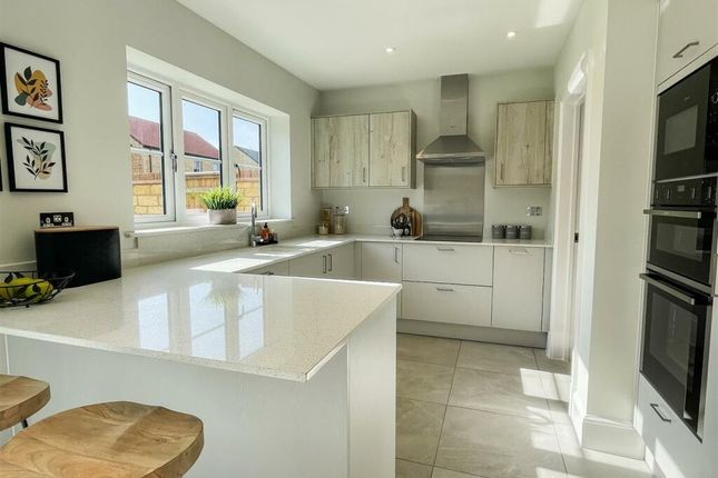 22 White Horse Valley, Danesmead Drive, Bratton photo 3