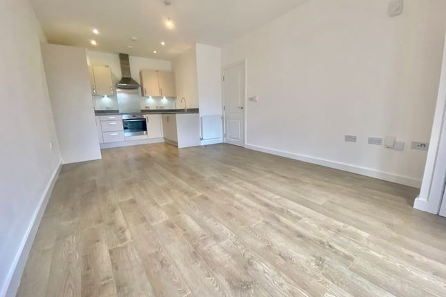 9J Twist House, Grange Road, London photo 3