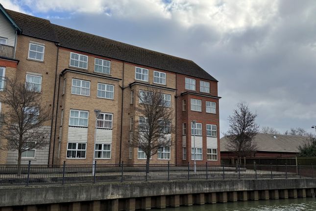 2-bed flat on 23, Riverside Drive, Lincoln, £115,000